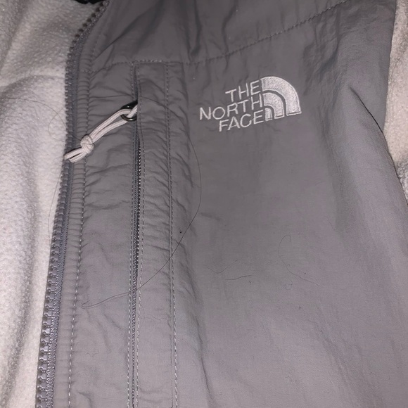 White north face jacket - Picture 3 of 8